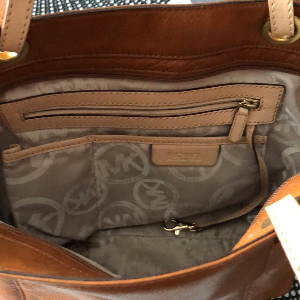Micheal kors tan purse